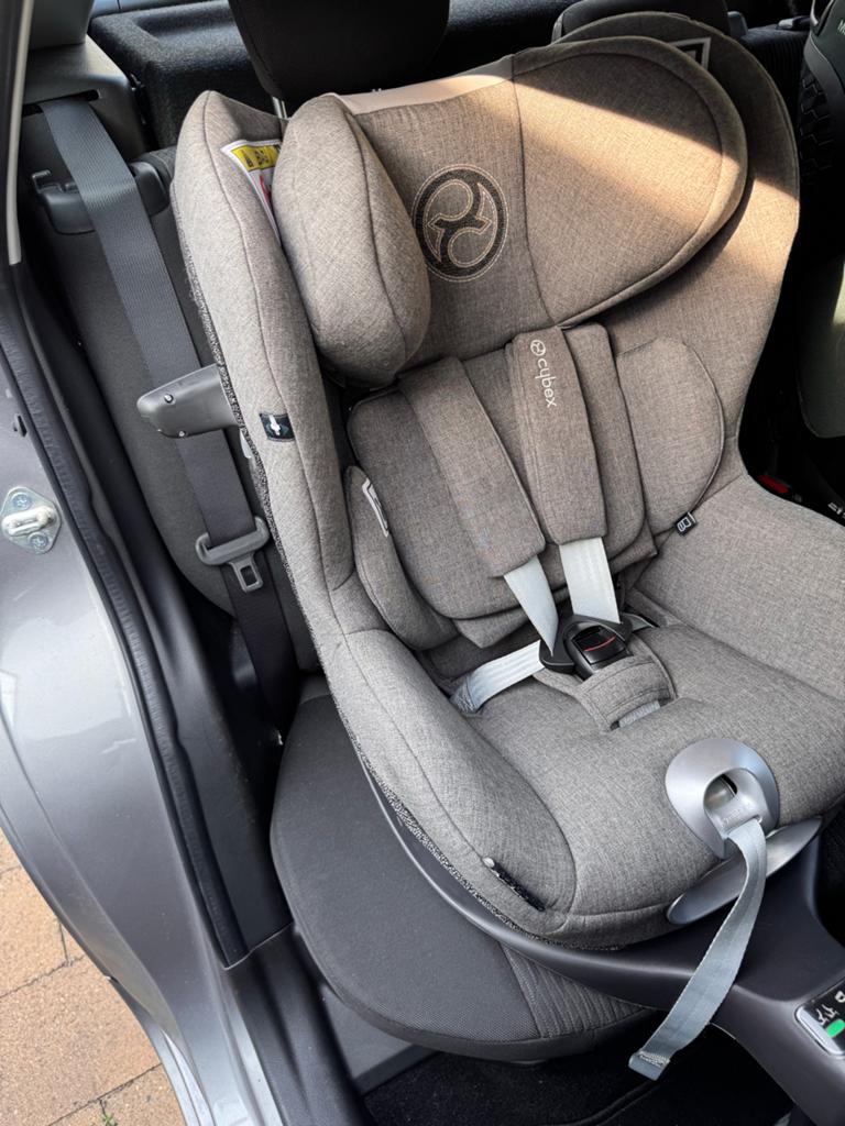 Cybex Platinum Base Z met Sirona Z i-Size autostoel, Kinderen en Baby's, Autostoeltjes, 0 t/m 18 kg, Verstelbare rugleuning, Zo goed als nieuw