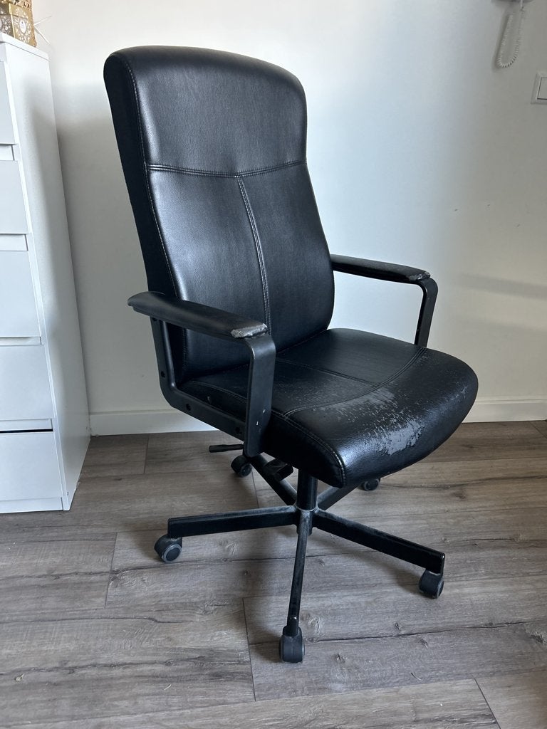 Bureaustoel, zwarte comfortabele computerstoel, Ophalen, Gebruikt, Zwart, Bureaufiets