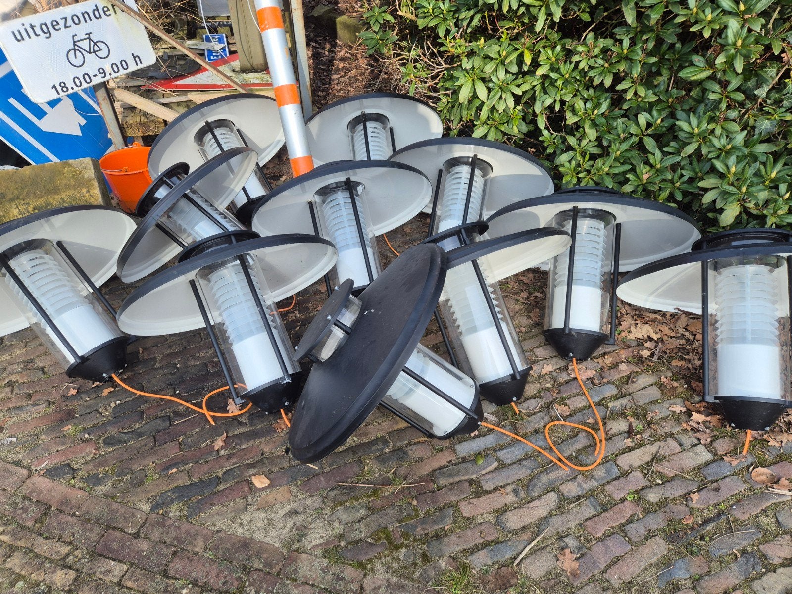 Partij Osiris zwart lamellen armatuur paaltop Led als nieuw, Ophalen