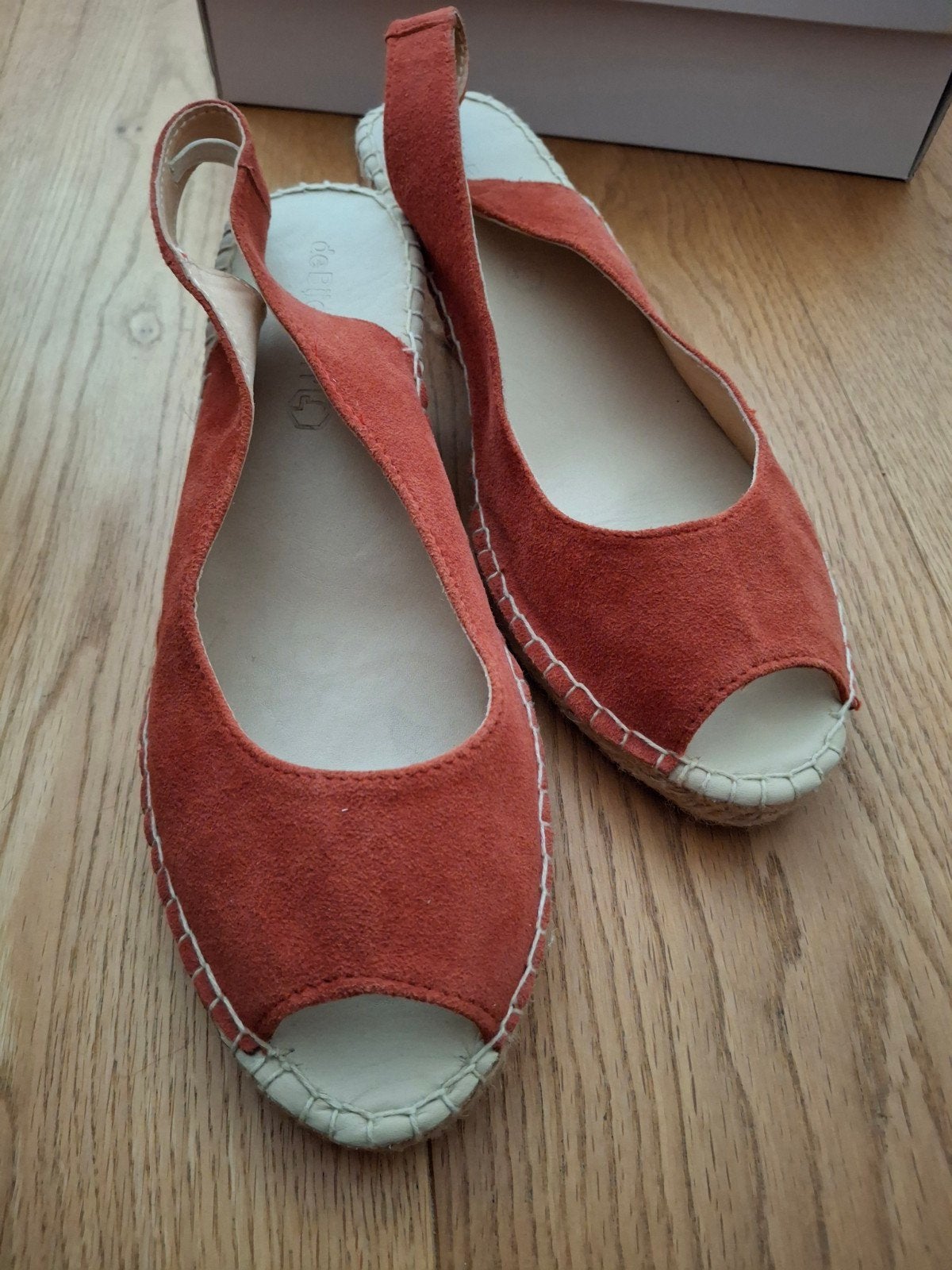 Oranje suède espadrilles met open teen, maat 38, Bijenkorf, Oranje, Ophalen of Verzenden, Zo goed als nieuw