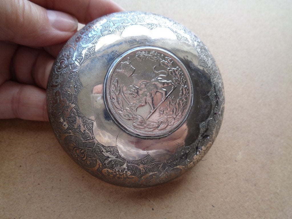 zilveren schaaltje met Perzische 5000 Dinar munt [1005], Antiek en Kunst, Ophalen of Verzenden, Zilver