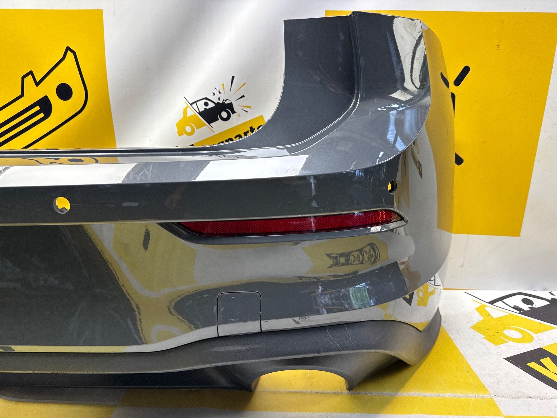 VOLKSWAGEN VW GOLF VIII 8 GTI 4pdc ACHTERBUMPER 5H6807421D, Gebruikt, Volkswagen, Volkswagen AG, Achter