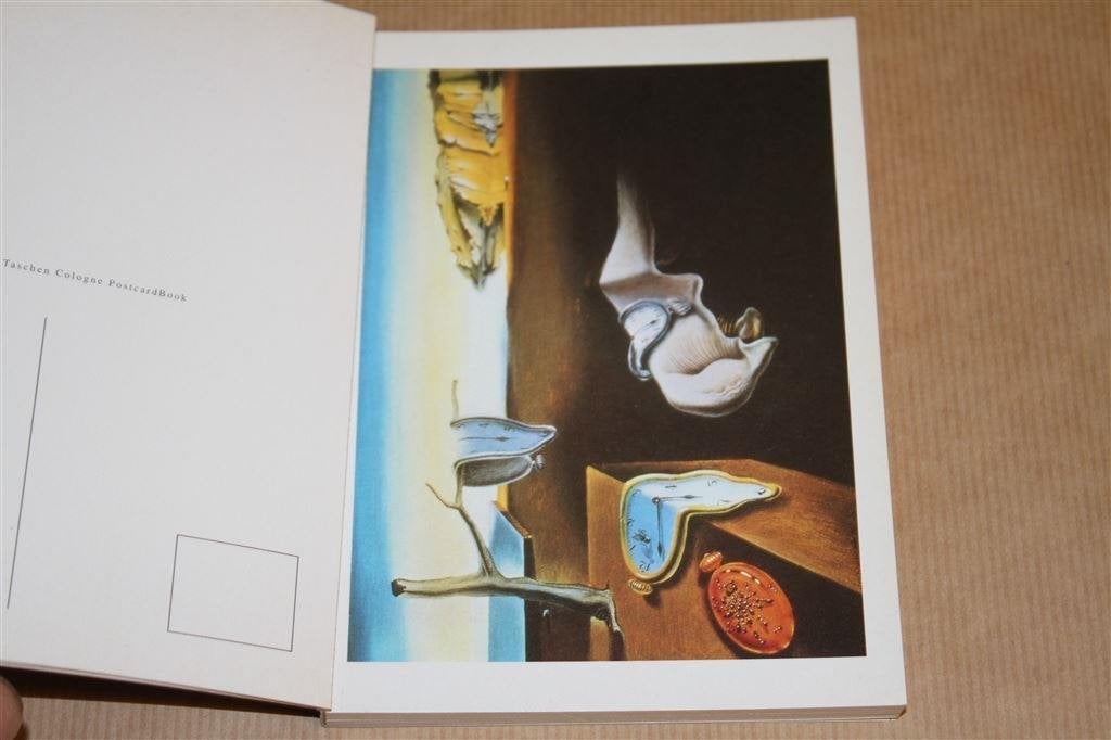 Salvador Dali. PostcardBook. 30 Postcards., Ophalen of Verzenden, Gelezen