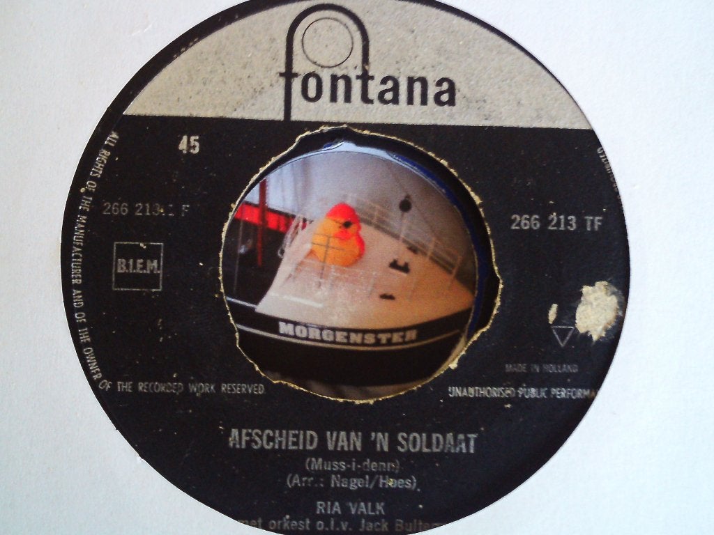 ria valk - afscheid van 'n soldaat 27jun, 7 inch, Ophalen of Verzenden, Zo goed als nieuw, Beschermende buitenhoes