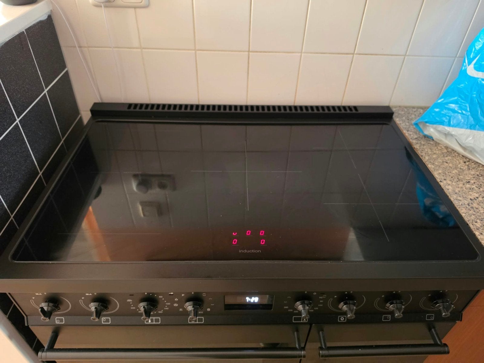 Smeg Fornuis met Inductie Kookplaat en Dubbele Oven, Witgoed en Apparatuur, Ophalen, 60 cm of meer, Zo goed als nieuw, Energieklasse A of zuiniger