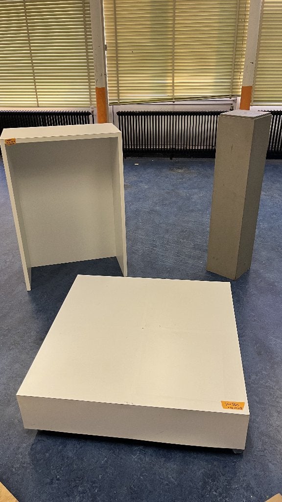 Presentatie blokken kubussen pilaren sokkels winkel display, Ophalen, Gebruikt