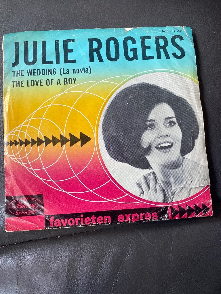 Julie Rogers - The Wedding (La Novia) / The Love of a Boy, Gebruikt, Originele persing, 7 inch, Ophalen of Verzenden