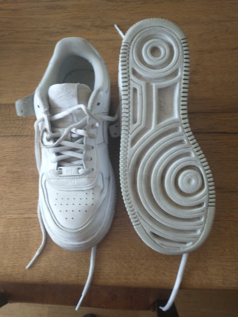 Witte, leren sneakers Nike mt 38, Kleding | Dames, Schoenen, Wit, Nike, Ophalen of Verzenden, Sneakers of Gympen