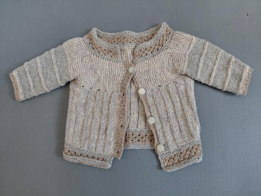 Handgemaakt wollen vestje, Kinderen en Baby's, Handgemaakt, Ophalen of Verzenden, Zo goed als nieuw, Truitje of Vestje