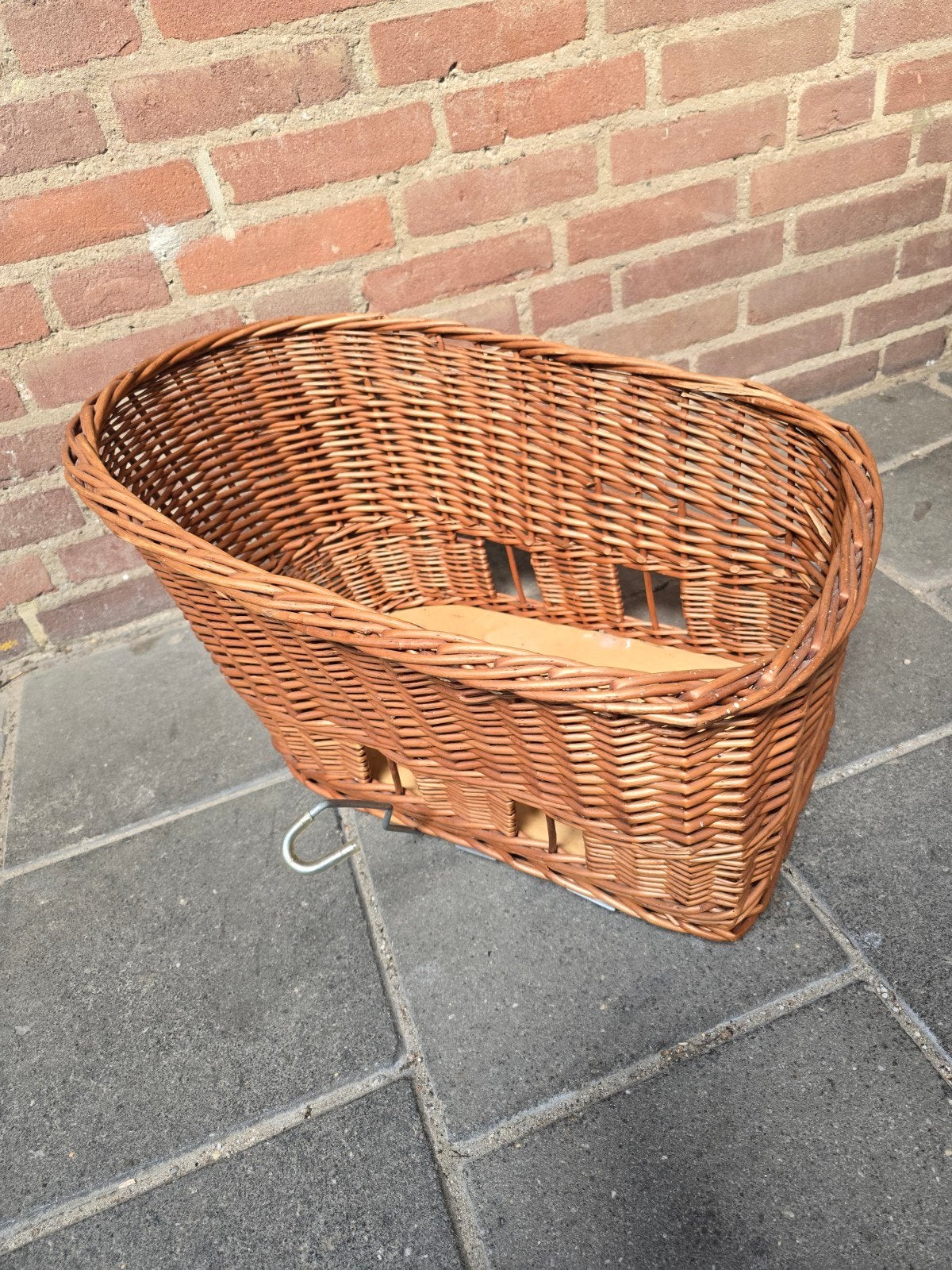 Basil Rieten Hondenmand voor Fiets, Basil, Ophalen, Zo goed als nieuw, Hondenfietsmand