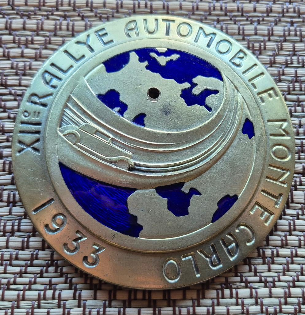 Car badges Rallye Automobile  Monte Carlo 1933 & 1950s, Verzamelen, Ophalen of Verzenden, Auto's