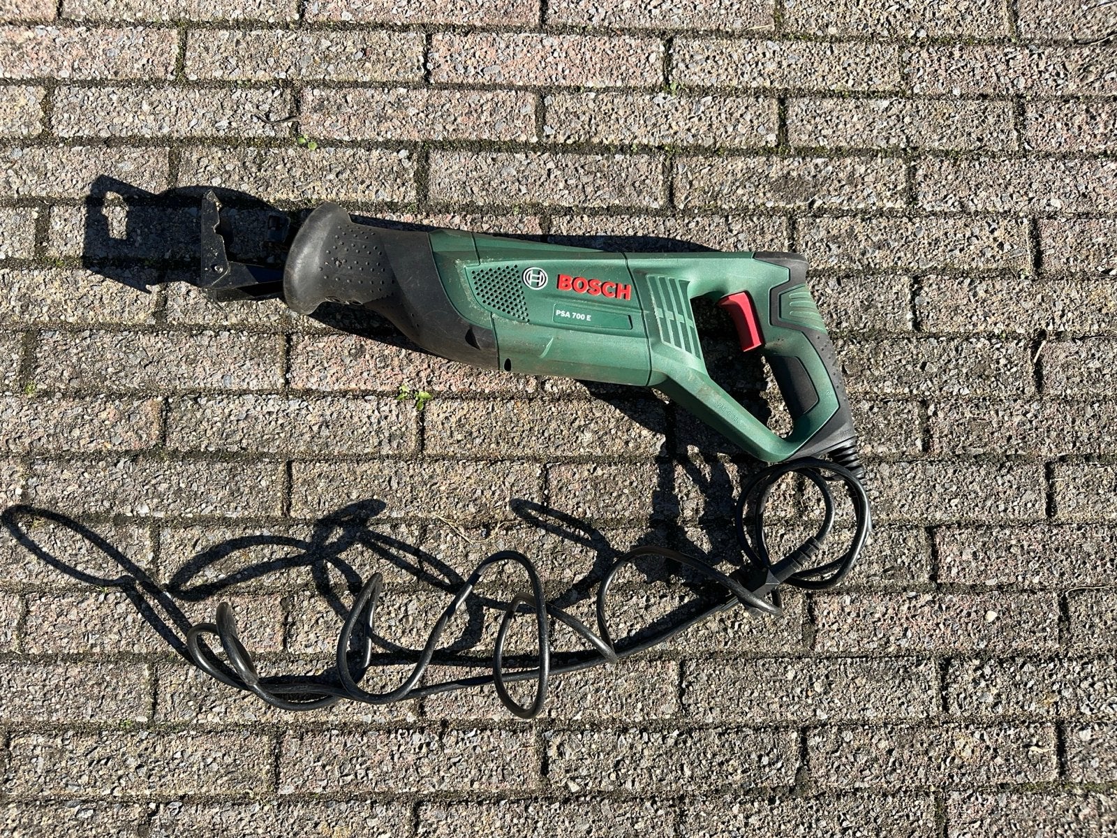 Bosch PSA 700 E Reciprozaag in koffer., Gebruikt, 70 mm of meer, 600 tot 1200 watt, Ophalen of Verzenden