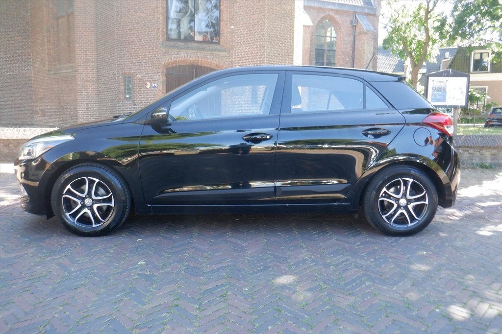 Hyundai I 20 1.0 T-GDI Blue 100PK Comfort + navigatie, Auto's, Hyundai, Keurmerk '100% Onderhouden', 12 maanden, Parkeersensor