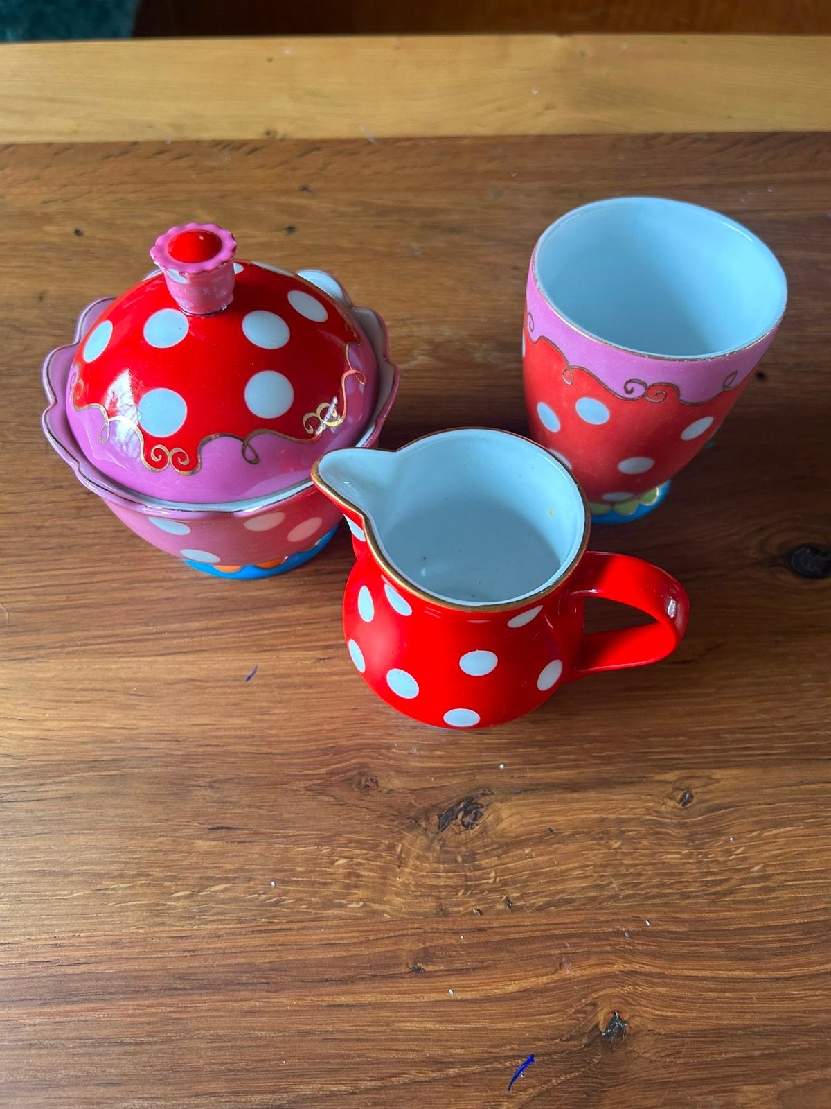 Oilily Douwe Egberts, set kopje suikerpot en melkkannetje, Verzenden, Keramiek, Zo goed als nieuw, Modern