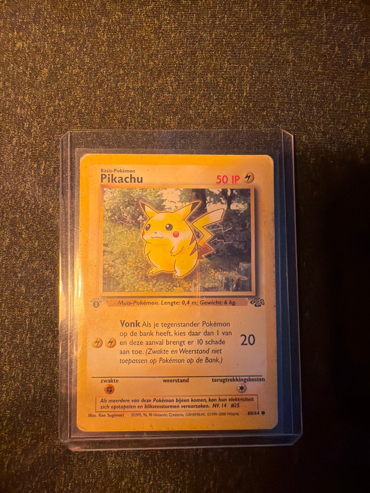 Pikachu 1st Edition Base Set Pokémon Kaart, Ophalen of Verzenden, Gebruikt, Losse kaart