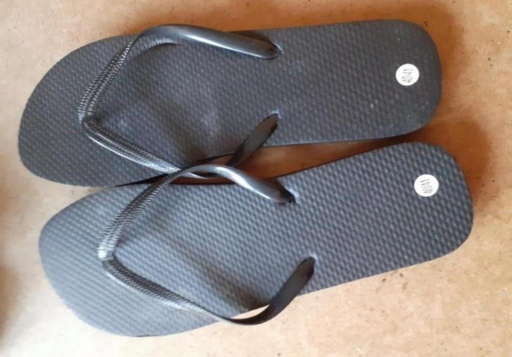 Zwarte teenslippers maat 40/41, Ophalen, Zo goed als nieuw, Zwart