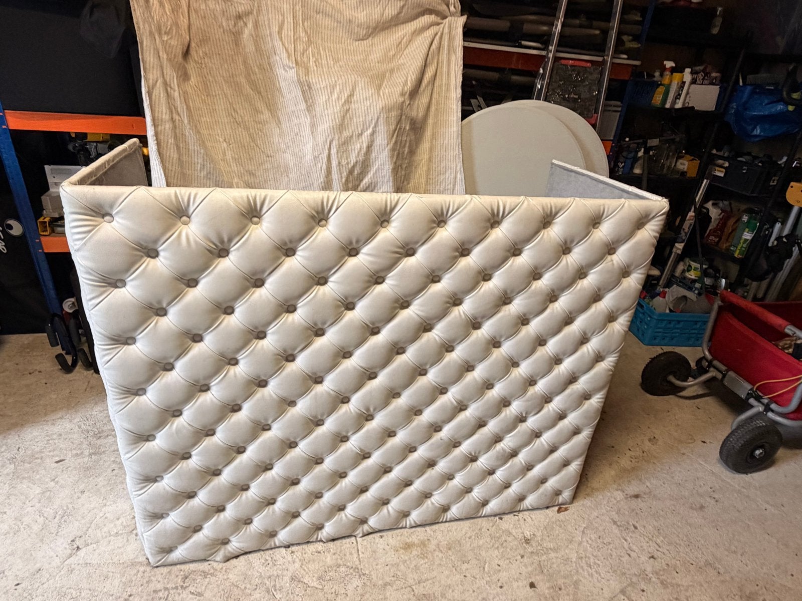 DJBooth Chesterfield, Huis en Inrichting, Ophalen, Gebruikt