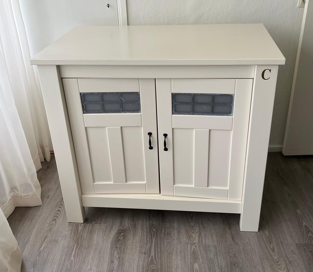 Creme kleurig kastje, Ophalen, Gebruikt, 100 tot 150 cm, Glas