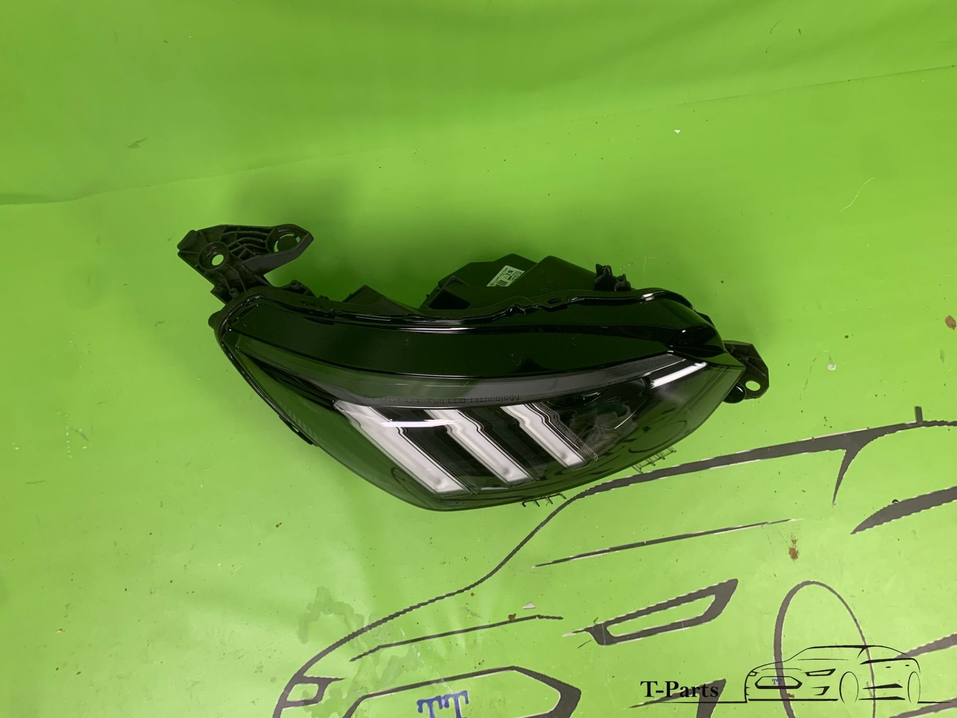 peugeot 208 koplamp rechts 1682772380 NIEUW, Taurusavenue 1
2132 LS  Hoofddorp, NL, Contact.group@renault.com, Stellantis N.V.