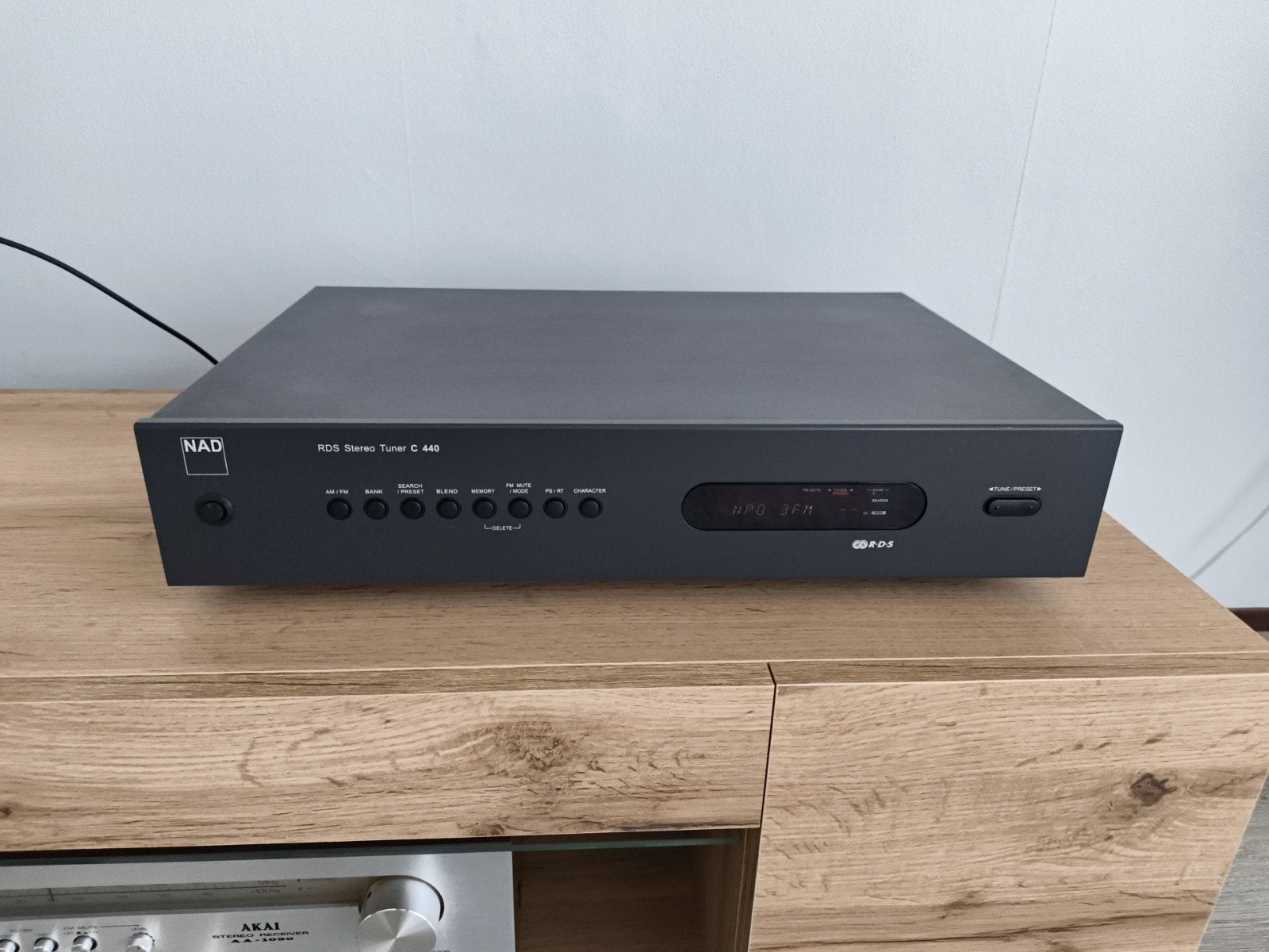 NAD RDS Stereo Tuner C 440 - Hoogwaardige FM/AM-radio, Ophalen, Zo goed als nieuw, Analoog