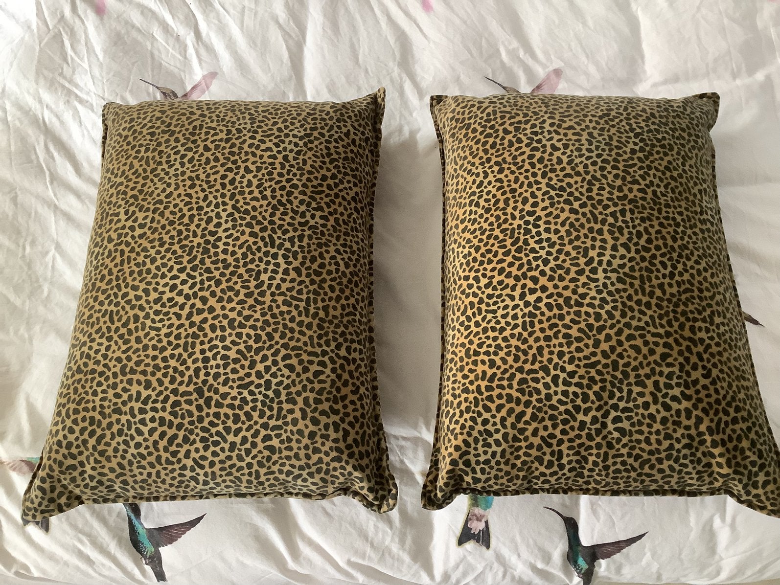 Woonkussens panterprint, Huis en Inrichting, Woonaccessoires | Kussens, Ophalen, Zo goed als nieuw, Rechthoekig