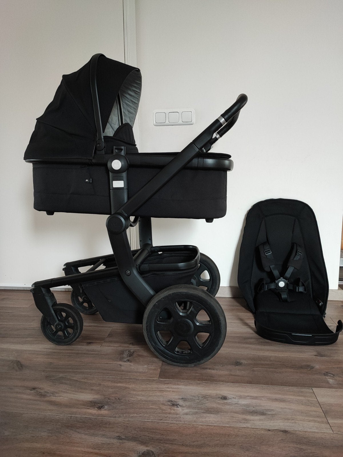 Zeer nette JOOLZ Day3 Kinderwagen Black!, Ophalen, Zo goed als nieuw, Combiwagen, Verstelbare duwstang