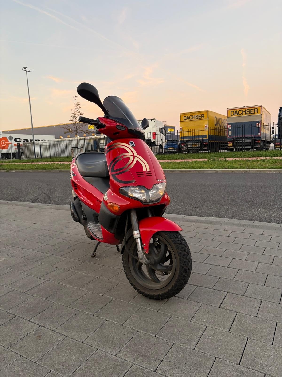 Gilera Runner rood 50 DD 1998 Perfecte staat / veel extra's!, Fietsen en Brommers, Ophalen of Verzenden, Zo goed als nieuw, Tweetakt