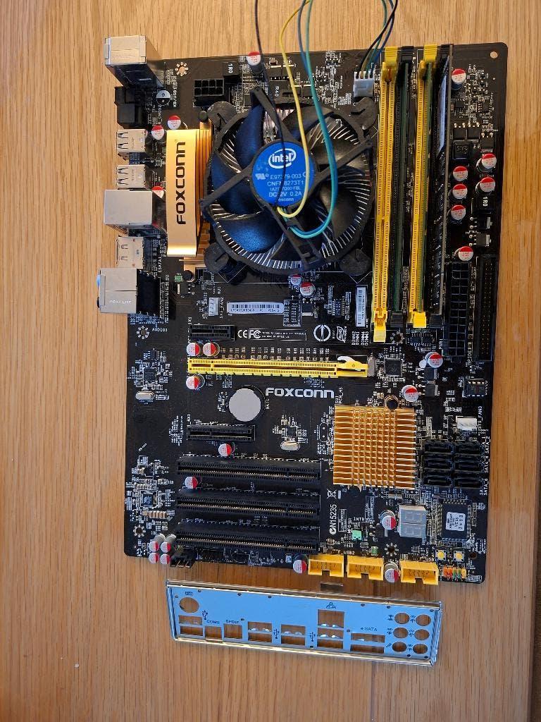 Set i7, 16 GB Foxconn Board, Computers en Software, Moederborden, LGA 1156, DDR3, Ophalen of Verzenden, Zo goed als nieuw