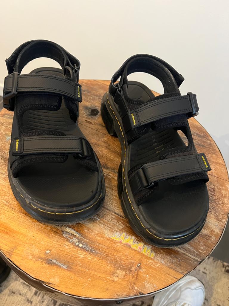 Dr. Martens Gryphon Quad Sandalen - Zwart, Schoentjes, Jongetje of Meisje, Ophalen of Verzenden, Zo goed als nieuw
