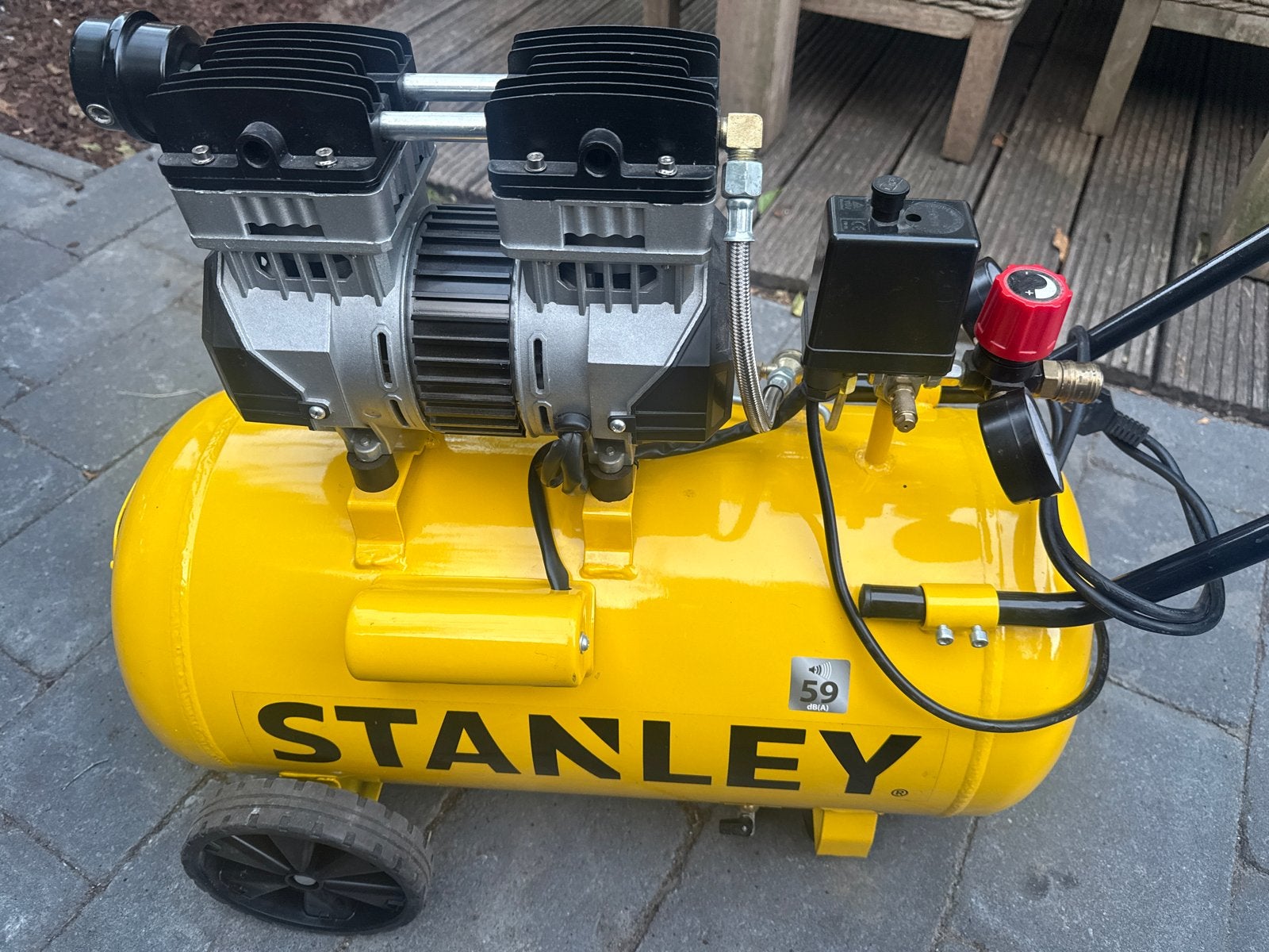 Stanley Compressor 50L - Zo goed als nieuw, Ophalen, 6 tot 10 bar, Zo goed als nieuw, Minder dan 200 liter/min