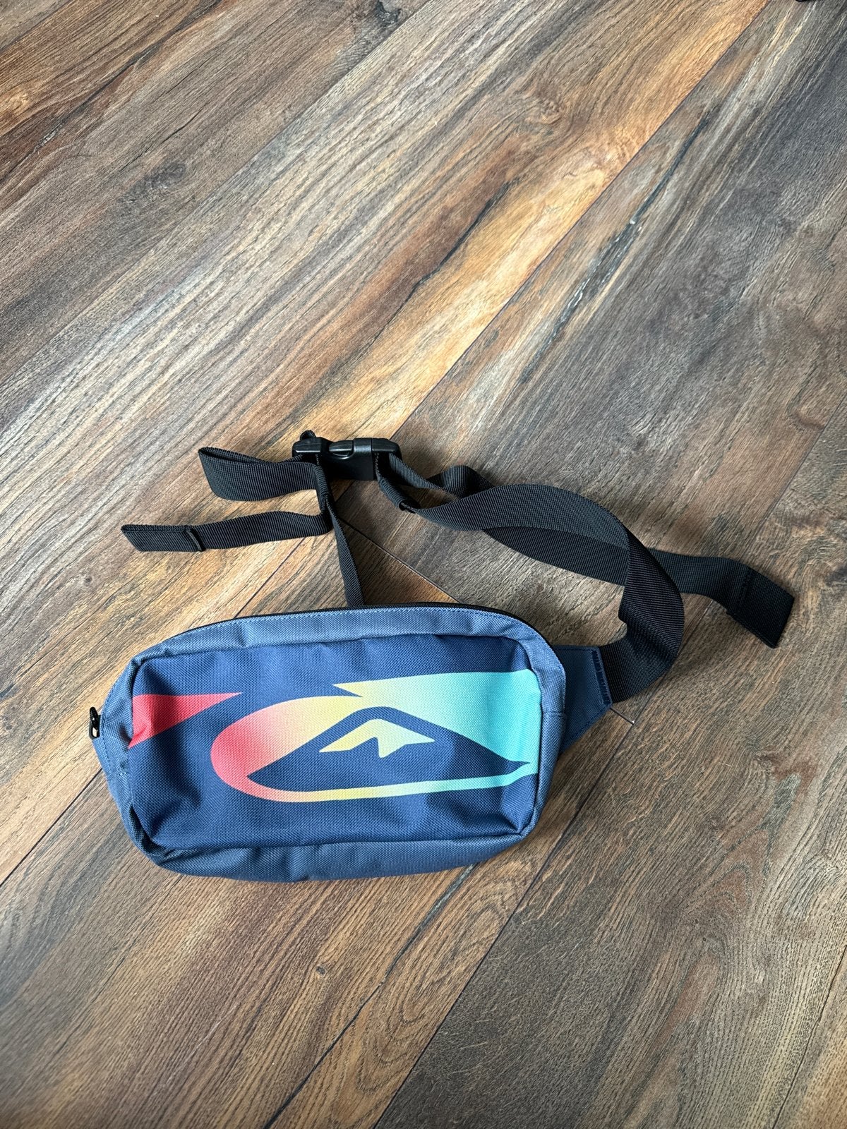 Quiksilver heuptasje - Blauw met kleurrijk logo, Overige merken, Minder dan 30 cm, Ophalen of Verzenden, Minder dan 25 cm