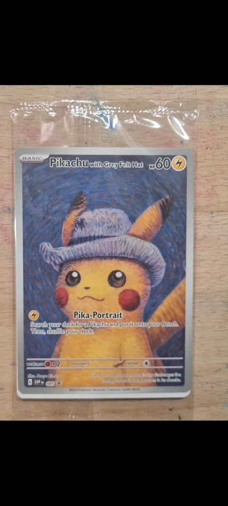 Pikachu met Grijze Vilten Hoed (Pika-Portrait) Pokémon Kaart, Ophalen of Verzenden, Zo goed als nieuw, Losse kaart