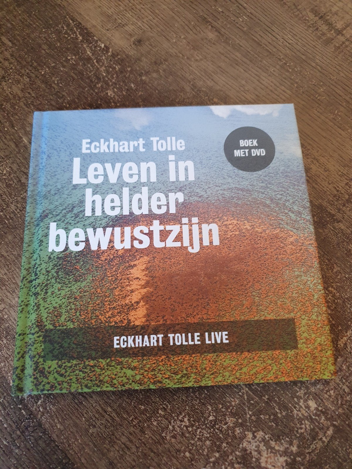 Eckhart Tolle - Leven in helder bewustzijn (Boek + DVD), Achtergrond en Informatie, Spiritualiteit algemeen, Ophalen of Verzenden