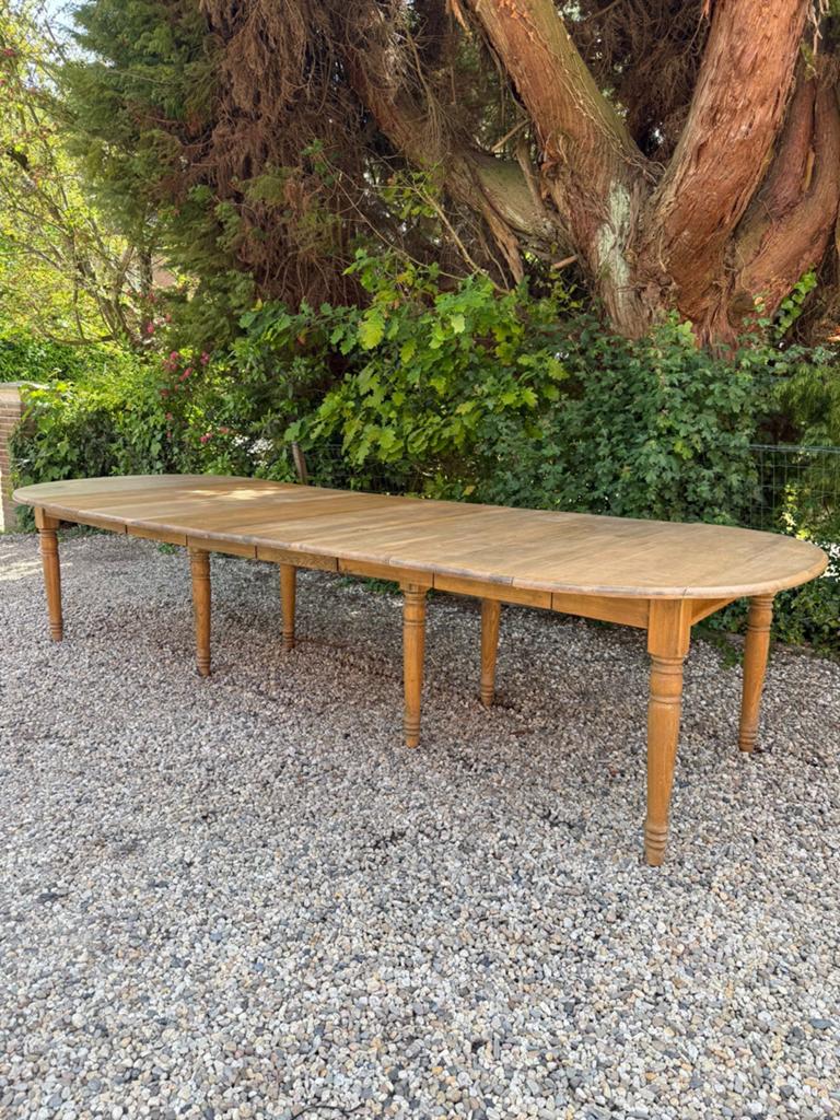 Ronde eettafel uitschuifbaar  landelijke/engelse stijle, Huis en Inrichting, Ophalen, Gebruikt, 100 tot 150 cm, -