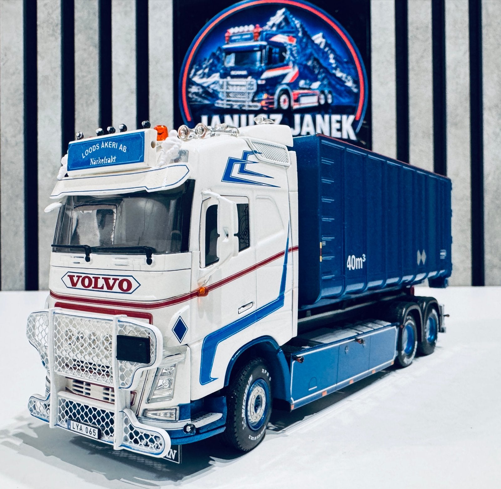 Volvo FH4 "LOODS AKERI" Wsi 1:50, Verzenden, Nieuw, Bus of Vrachtwagen, Wsi