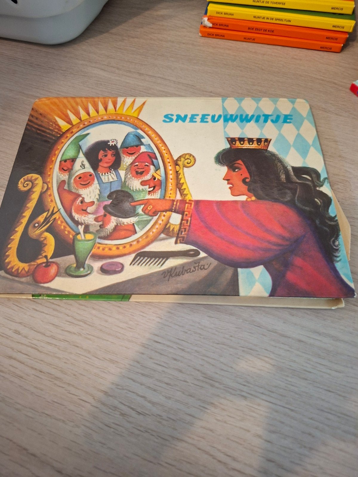 Sneeuwwitje prentenboek - V. Kubasta, Ophalen of Verzenden, Gelezen, V. Kubasta