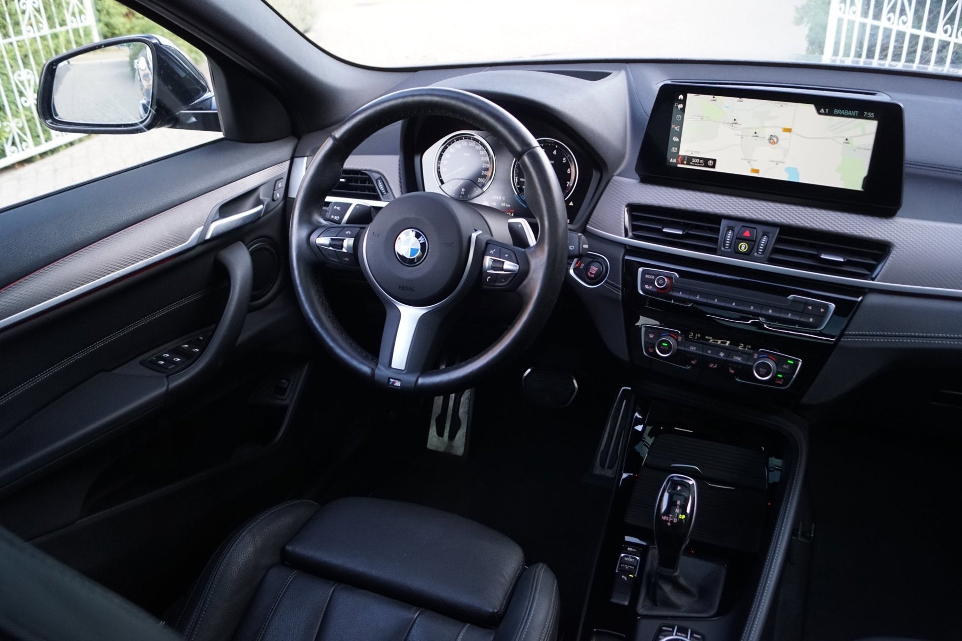 BMW X2 SDrive20i Business Edition Plus M Sport Autom Panodak, Auto's, 4 cilinders, 1445 kg, SUV of Terreinwagen, Zilver of Grijs