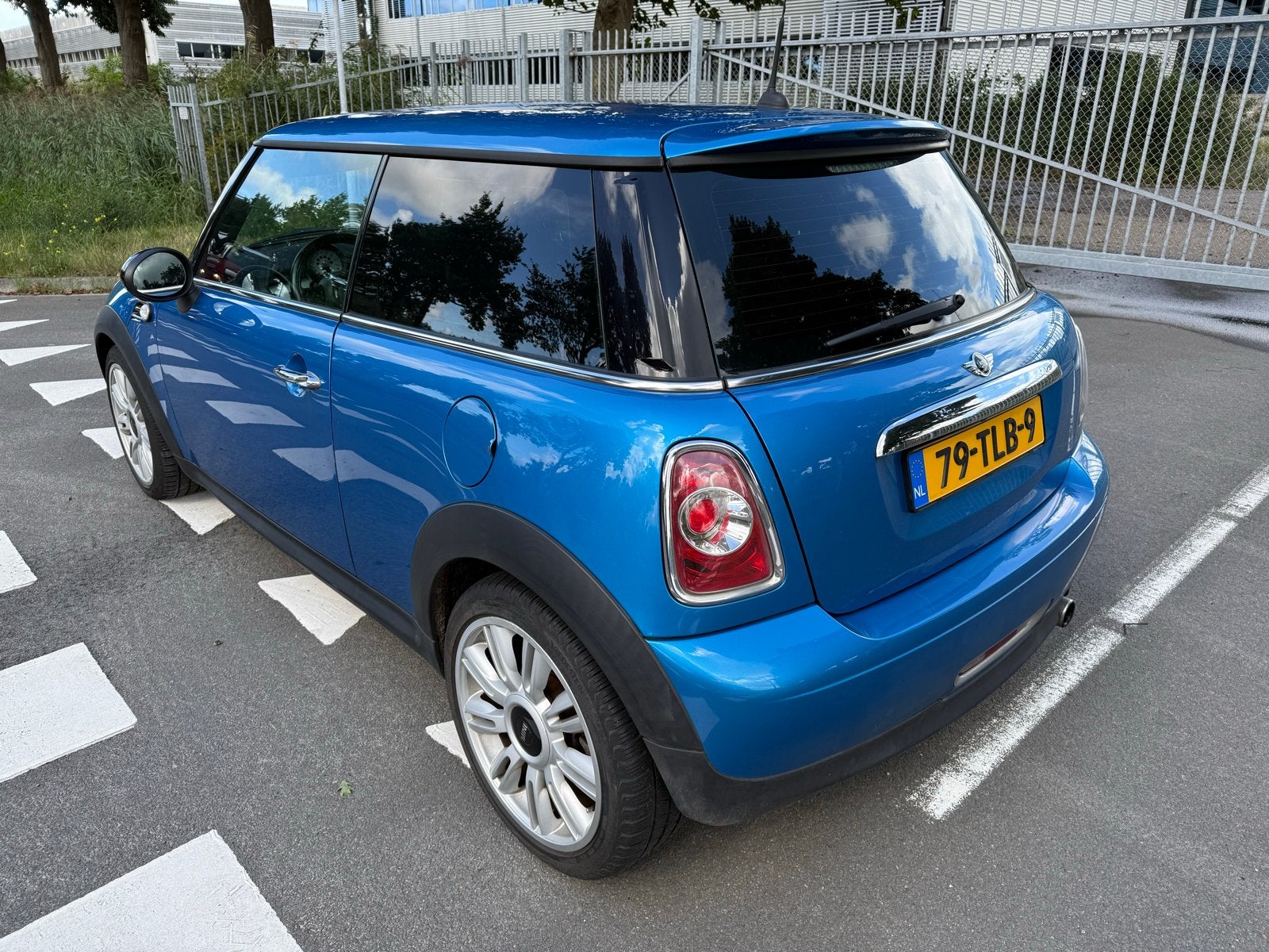 Mini 1.6 ONE 55KW 2012 Blauw, Auto's, Voorwielaandrijving, Stof, Zwart, Origineel Nederlands
