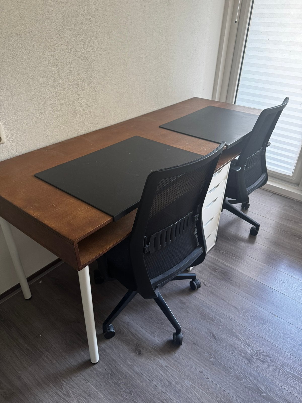 Bureau voor 2 personen, Ophalen, Zo goed als nieuw