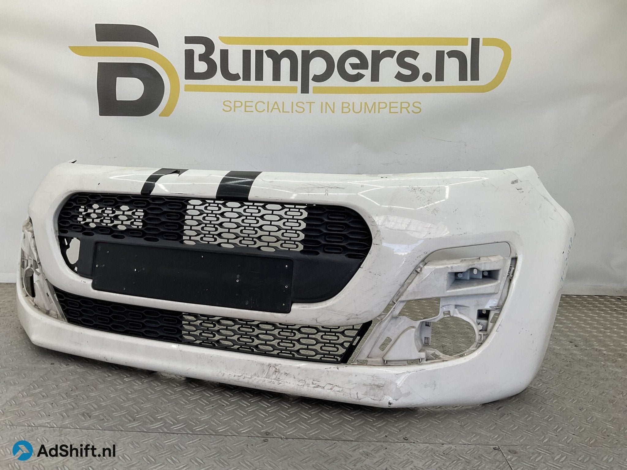 Bumper Peugeot 107 Facelift 11-14 52119-0H120 Voorbumper J1-, Bumper