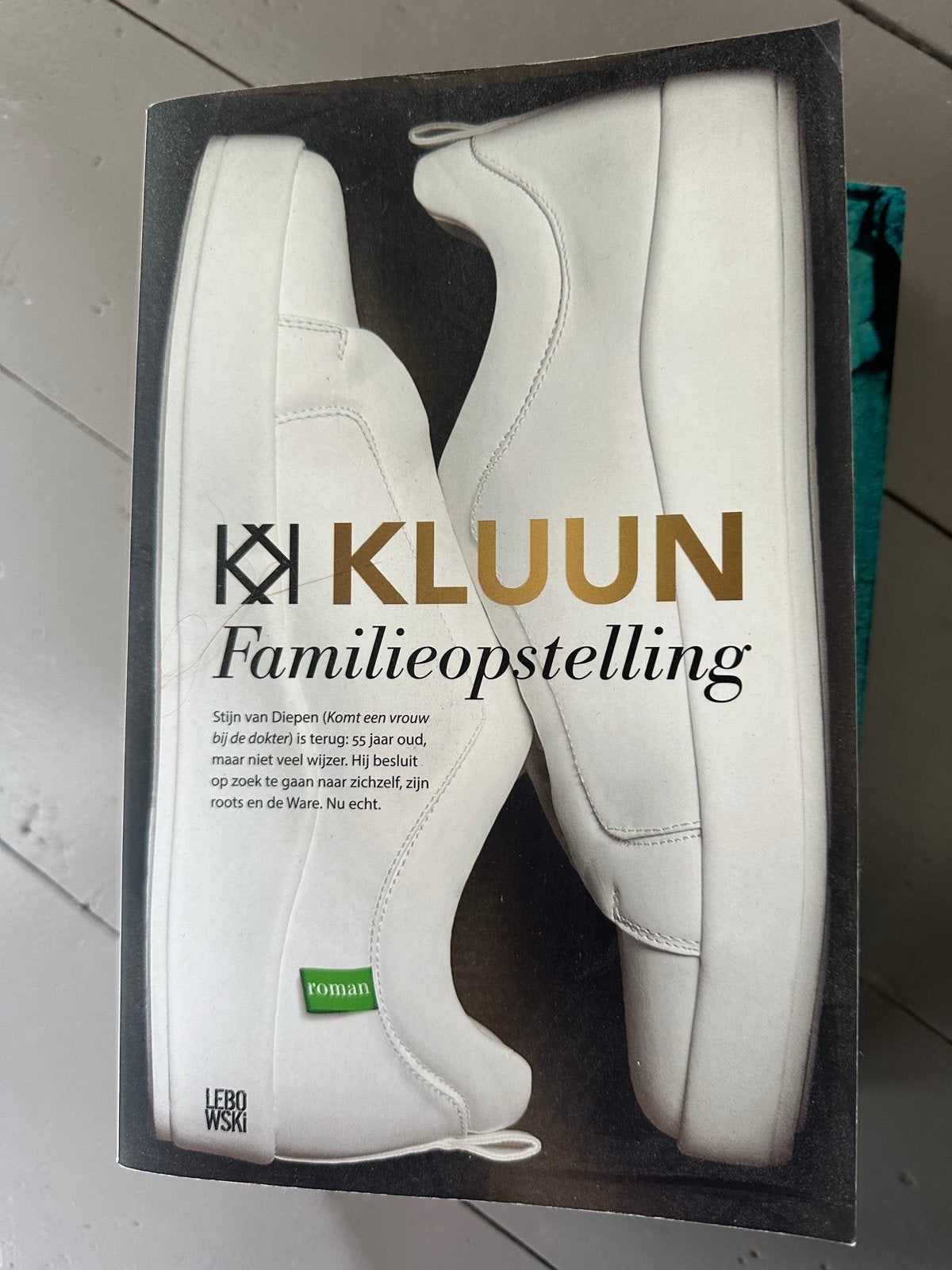 Kluun - Familieopstelling (roman), Ophalen of Verzenden, Zo goed als nieuw, Nederland