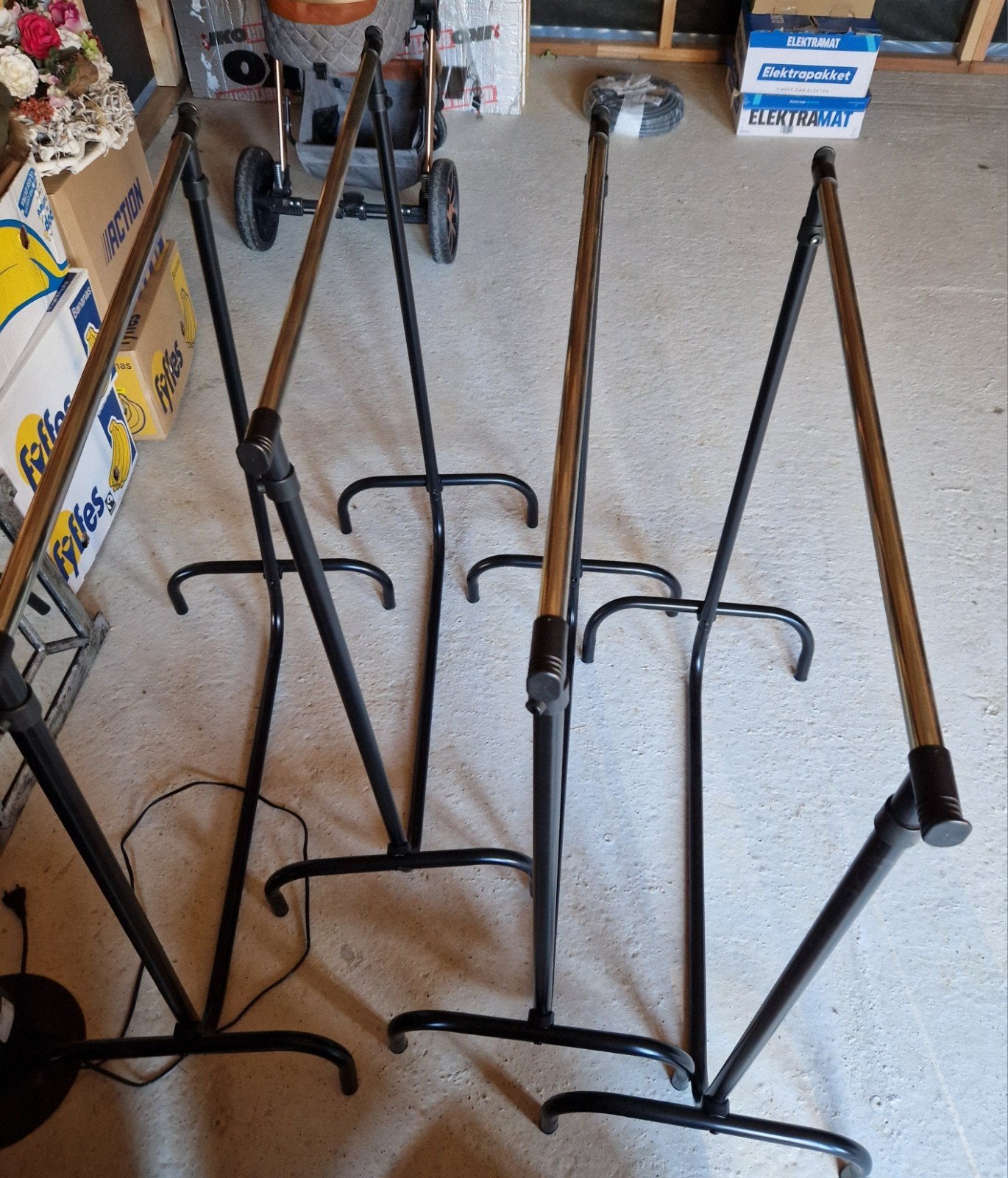 5x Kledingrek / Droogrek - Zwart met zilverkleurig stang, Ophalen of Verzenden, Gebruikt