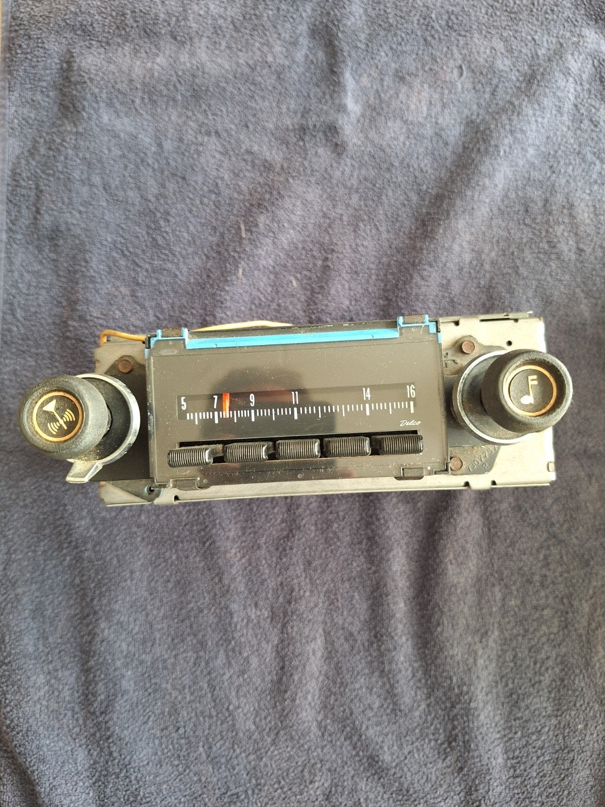 Antieke Delco autoradio jaren '70 - Model 7933241, Ophalen