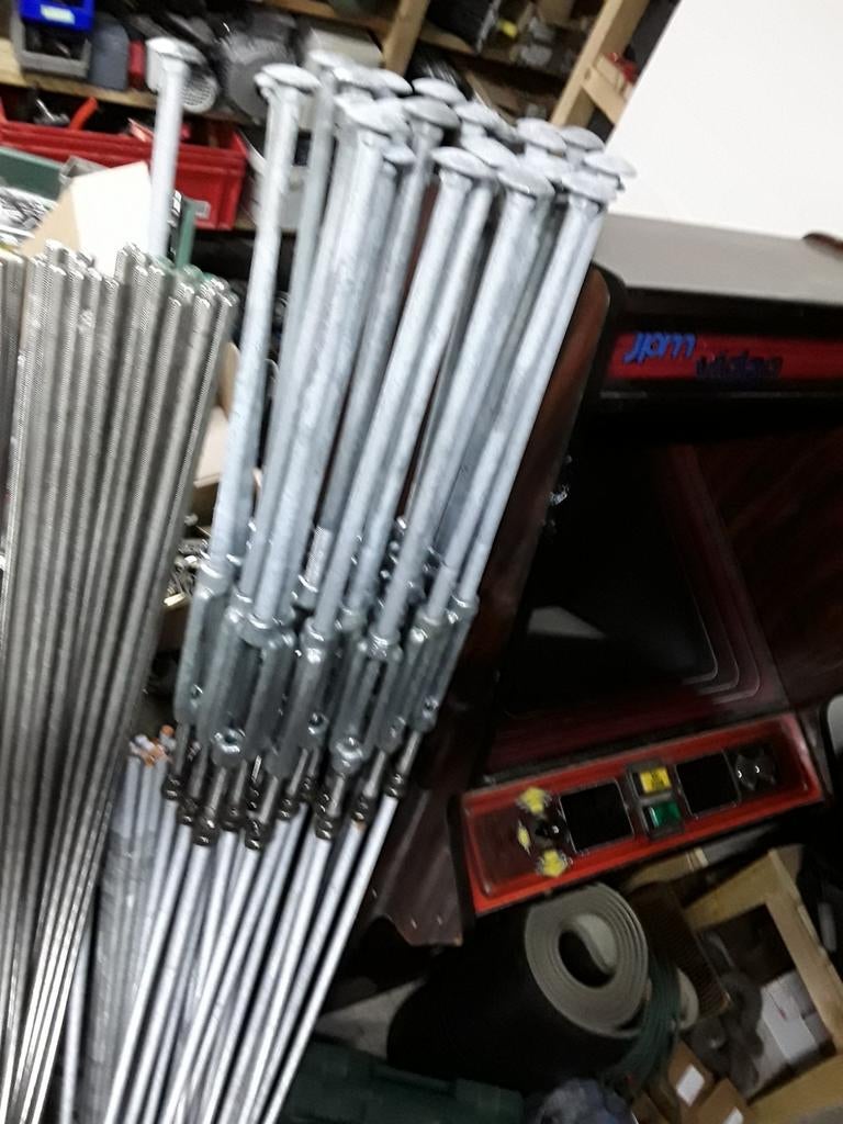 Trekstangen voor azobe beschoeiing, Ophalen
