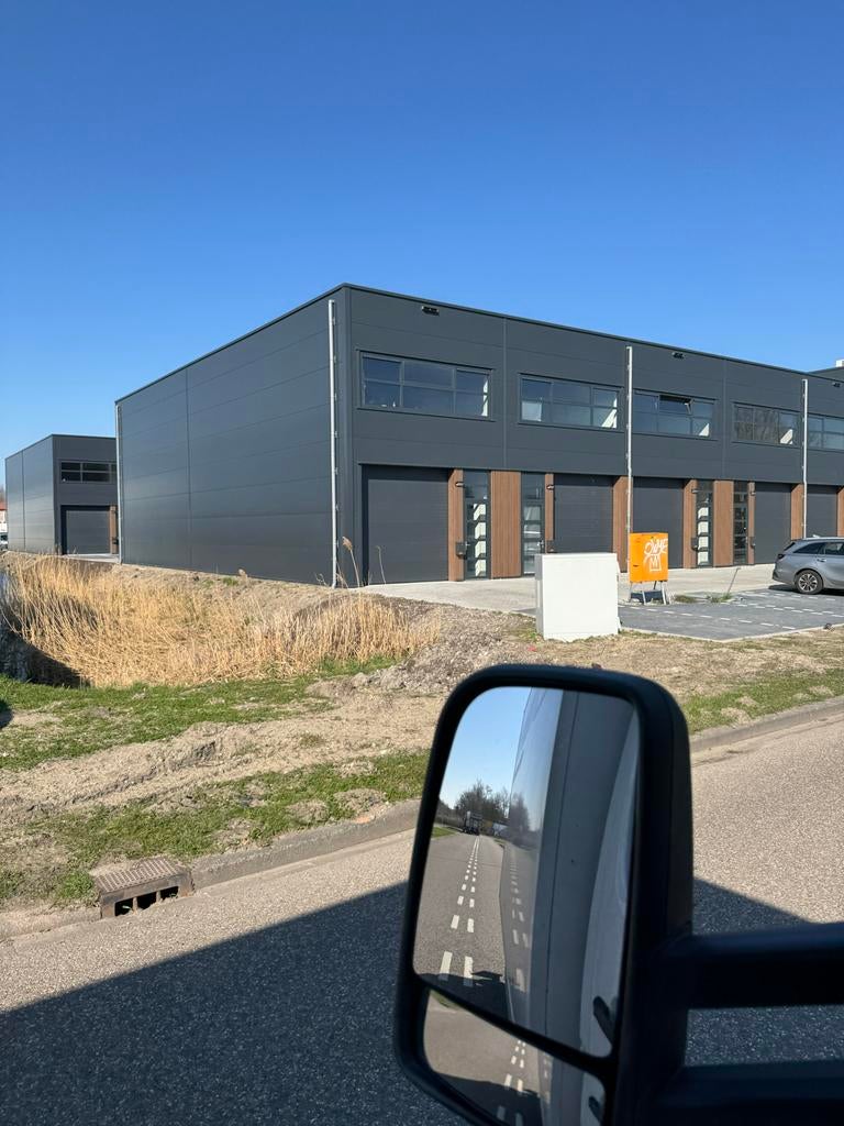 Bedrijfsunit kantoor en opslag, Huur, Opslag of Loods