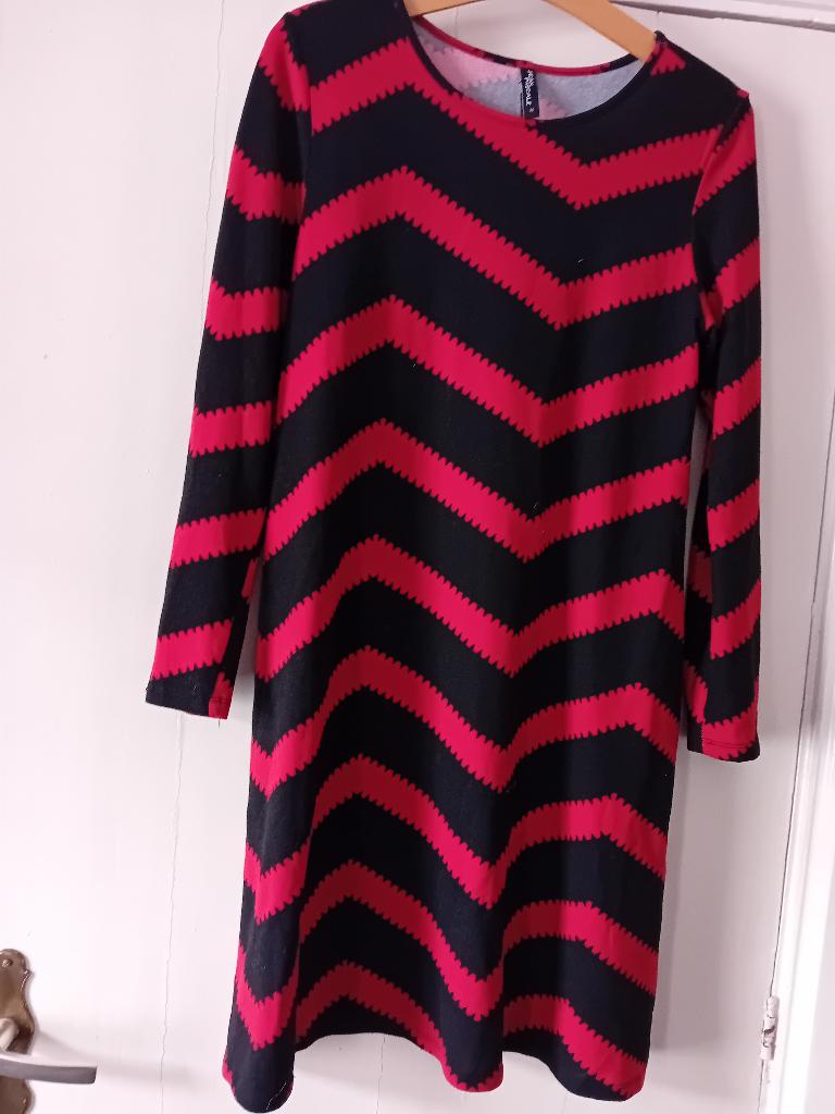 jurk, Kleding | Dames, Jurken, Maat 38/40 (M), Zwart, Ophalen of Verzenden, Knielengte