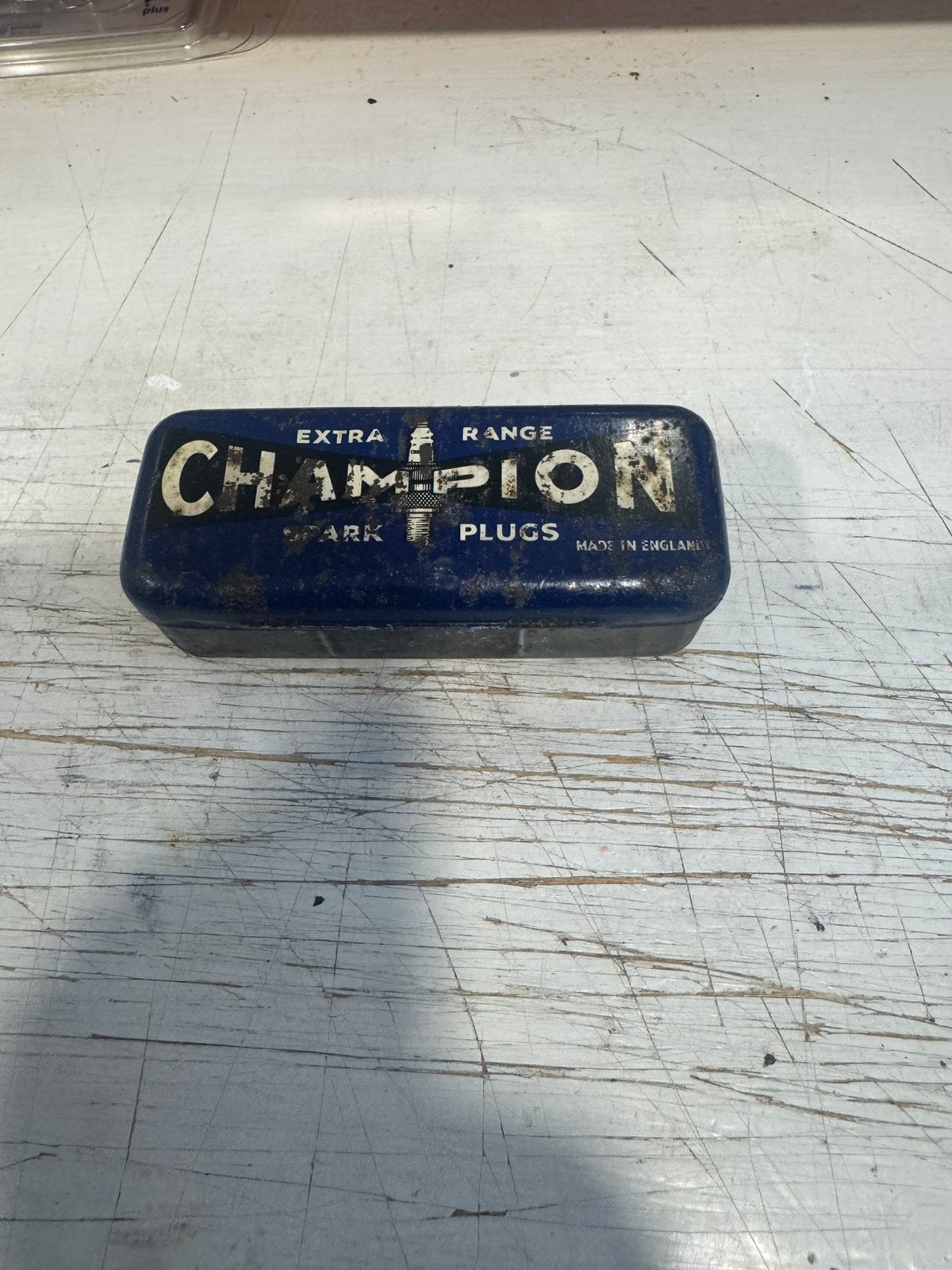 Oude Vintage Bougie blikje met Bougie Champion Engeland, Ophalen of Verzenden, Gebruikt, Gebruiksvoorwerp