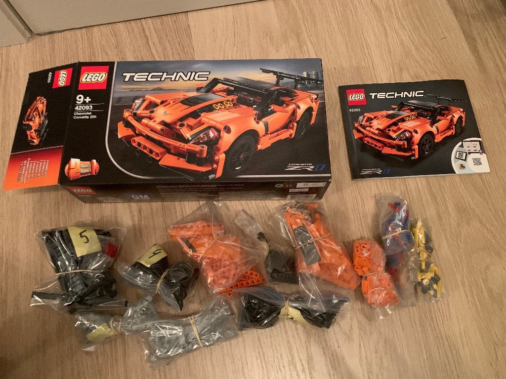 Lego technic 42093 Corvette, Ophalen of Verzenden, Zo goed als nieuw