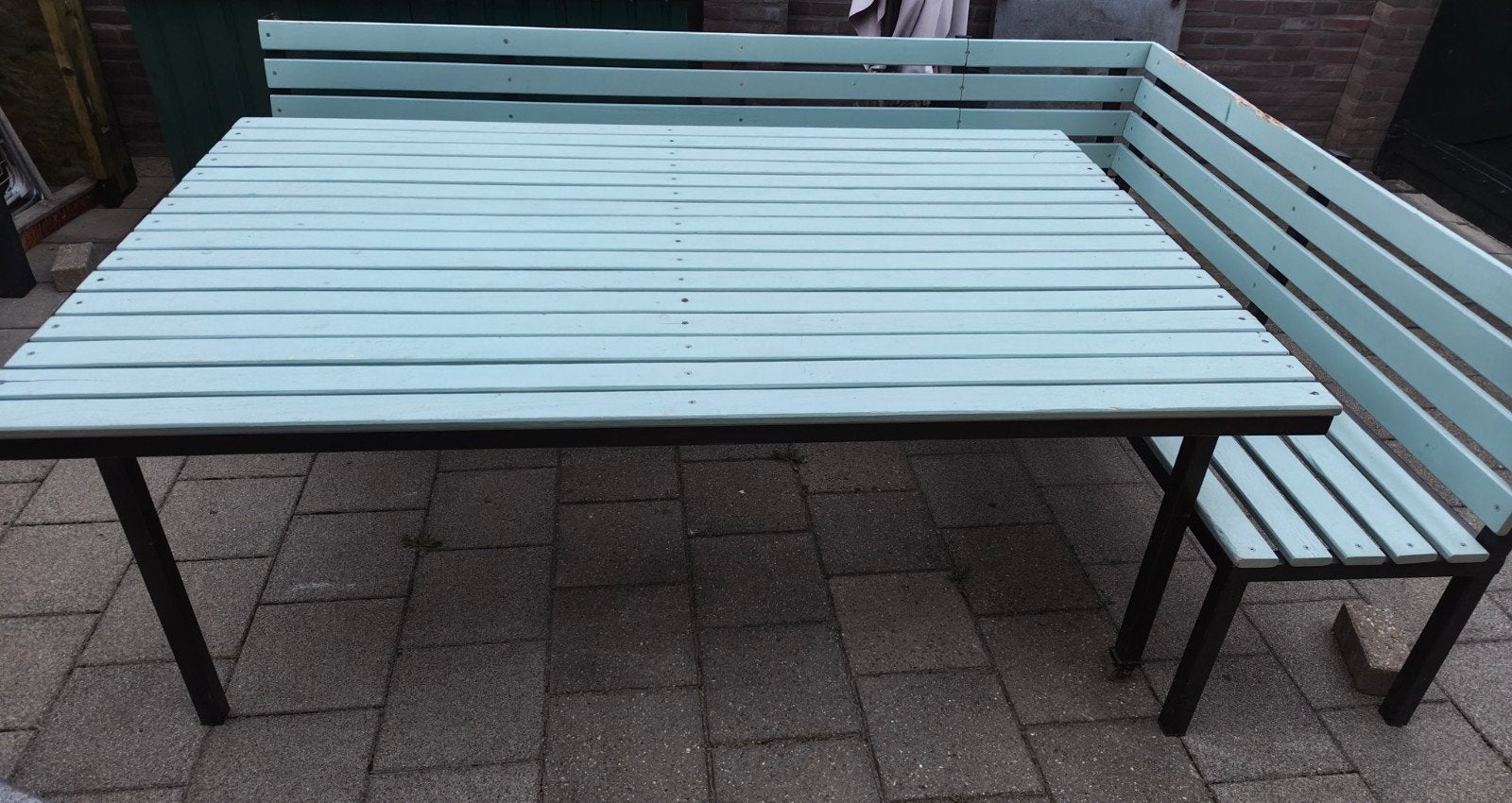 Foto 2 van Oerdegelijk tuinset van staal en hardhout gratis af te halen