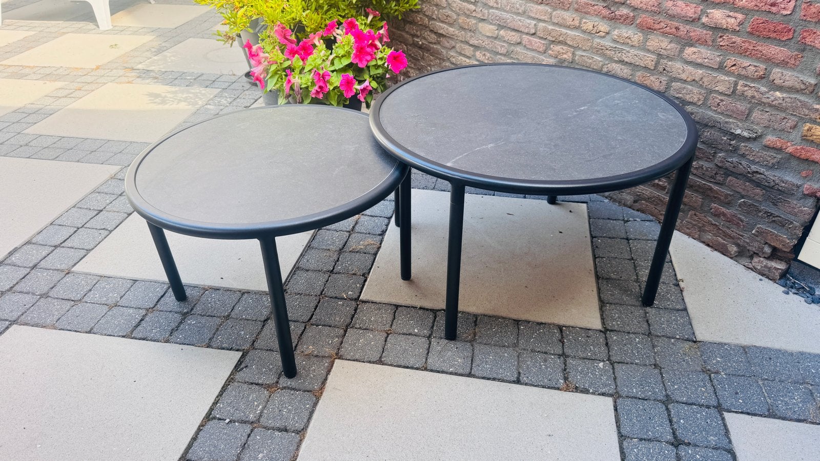 Set van 2 ronde salontafels - Aluminium & Gesinterd steen, Ophalen, Nieuw, Rond, Aluminium